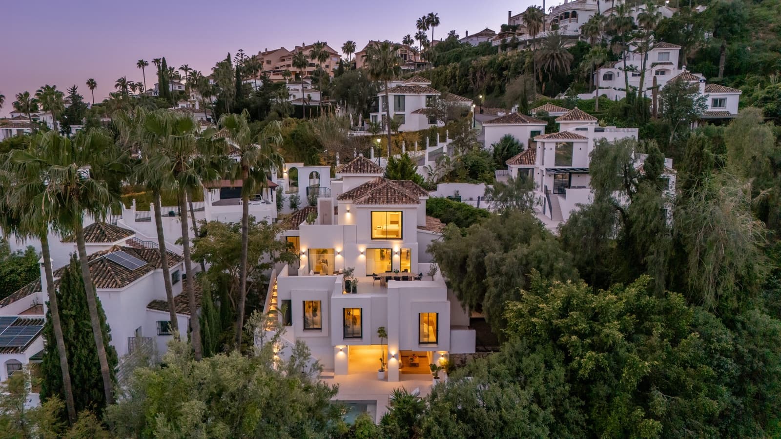 6 sovrum Villa till salu i Marbella med pool garage - 2 495 000 € (Ref: 9824947)