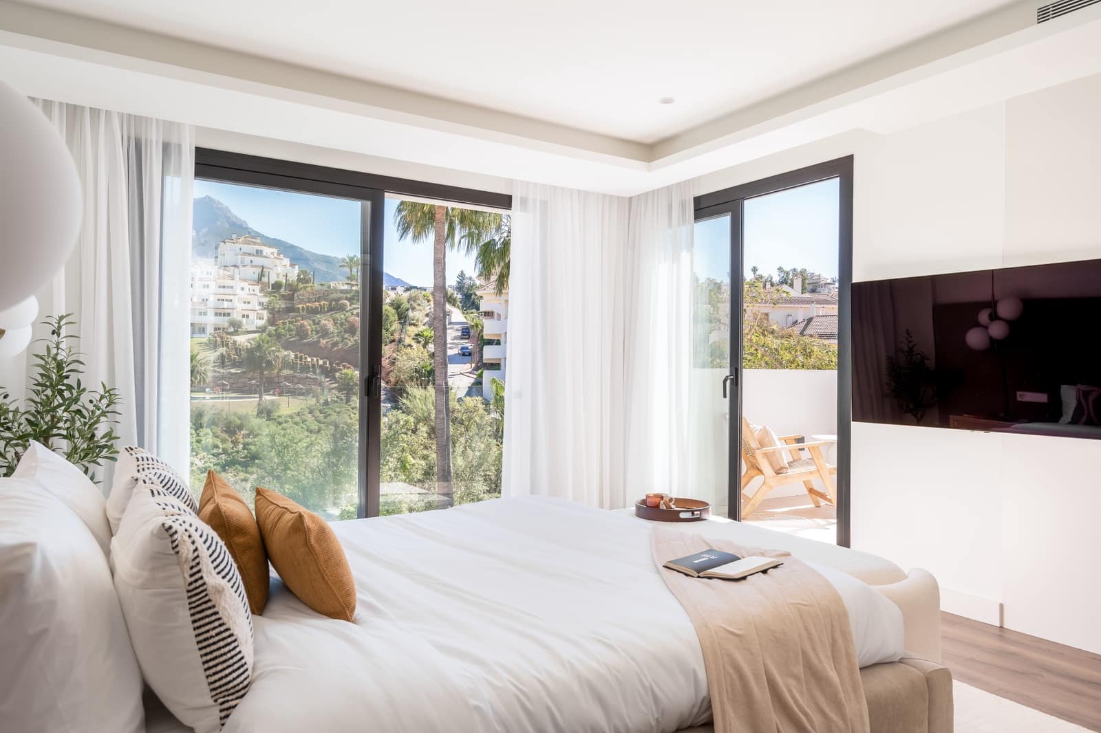 6 sovrum Villa till salu i Marbella med pool garage - 2 495 000 € (Ref: 9824947)