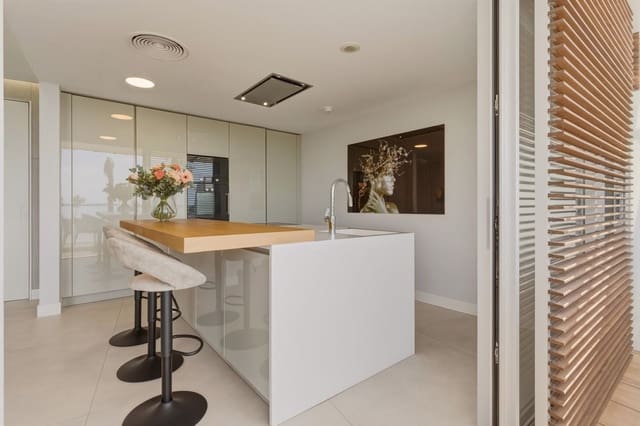 4 sypialnia Apartament na sprzedaż w Estepona z basenem garażem - 2 090 000 € (Ref: 9828991)