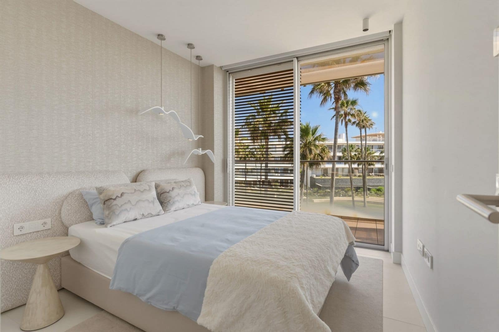 4 sypialnia Apartament na sprzedaż w Estepona z basenem garażem - 2 090 000 € (Ref: 9828991)