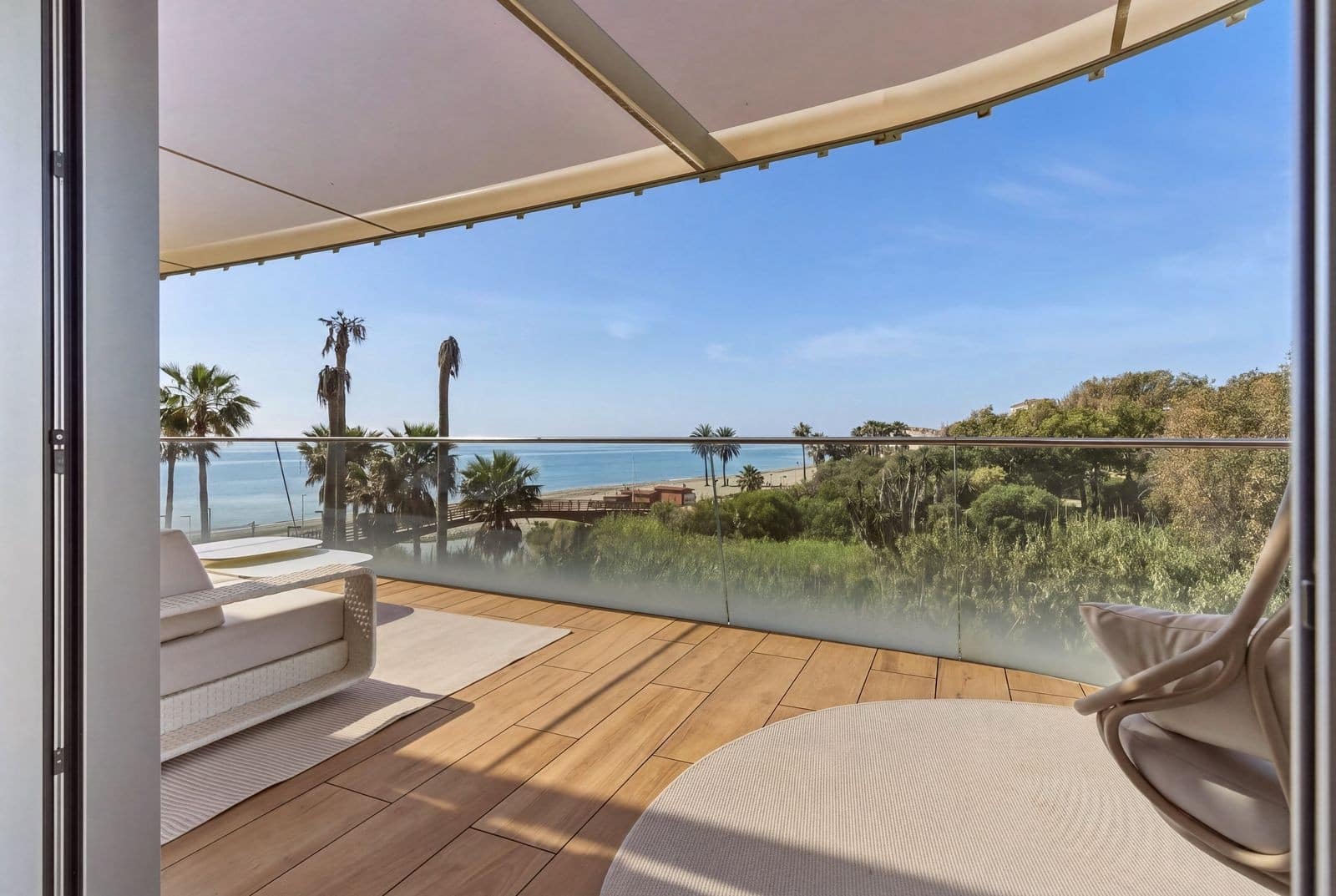 4 sypialnia Apartament na sprzedaż w Estepona z basenem garażem - 2 090 000 € (Ref: 9828991)