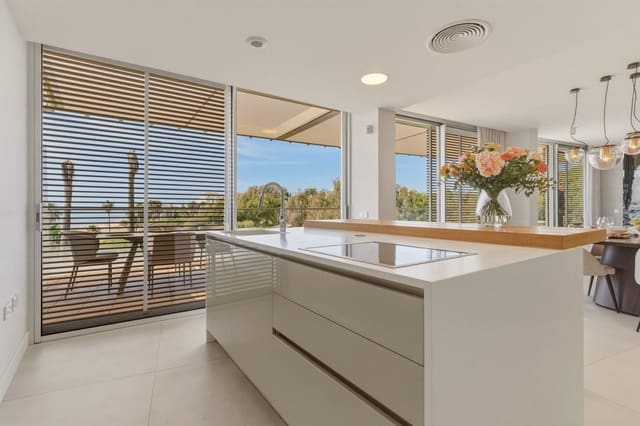 4 sypialnia Apartament na sprzedaż w Estepona z basenem garażem - 2 090 000 € (Ref: 9828991)