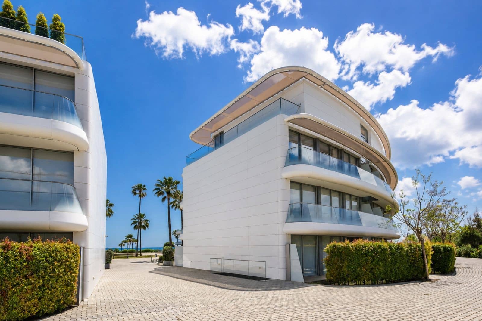 4 sypialnia Apartament na sprzedaż w Estepona z basenem garażem - 2 090 000 € (Ref: 9828991)