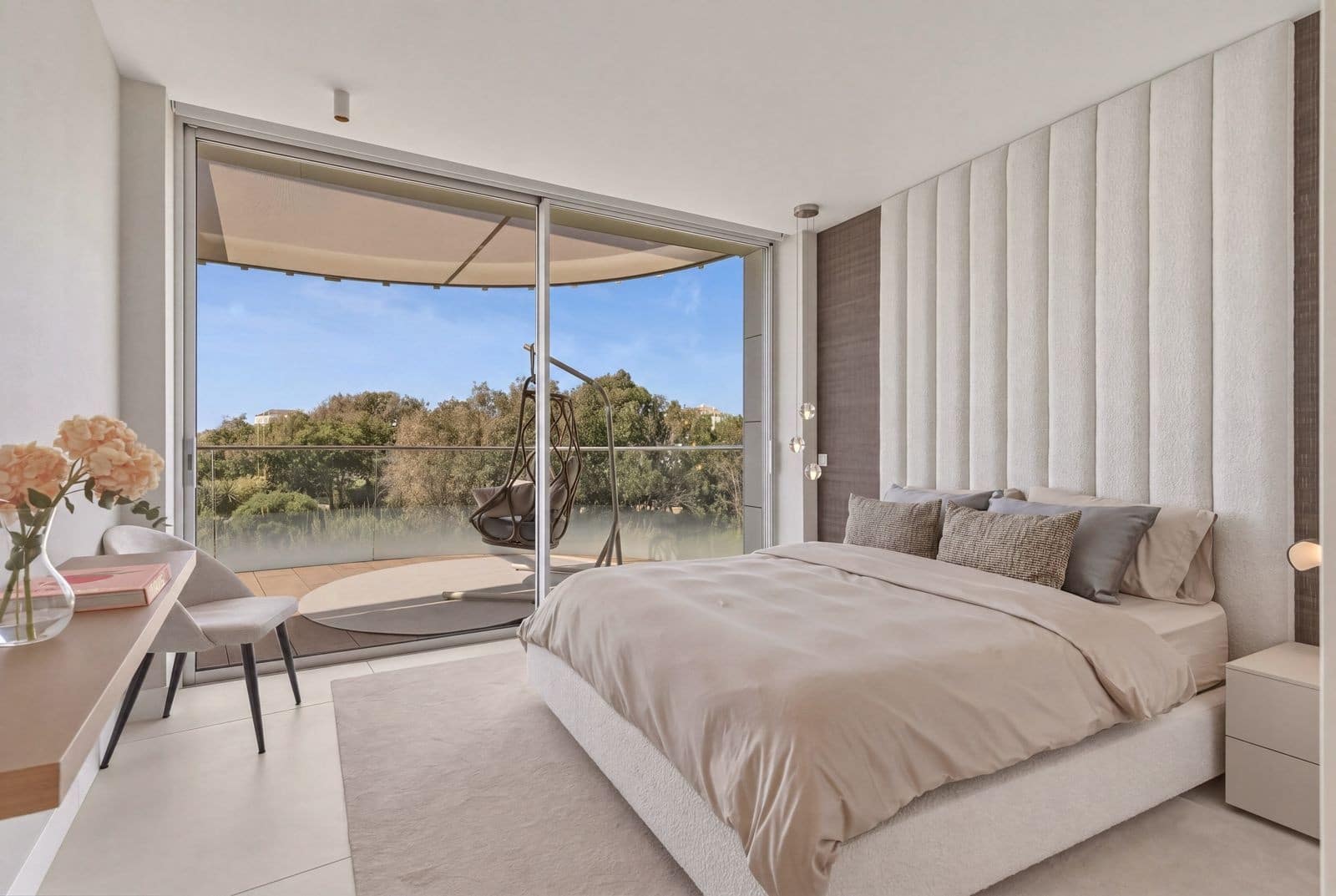 4 bedroom Apartment for sale in Estepona with pool garage - € 2,090,000 (Ref: 9828991)