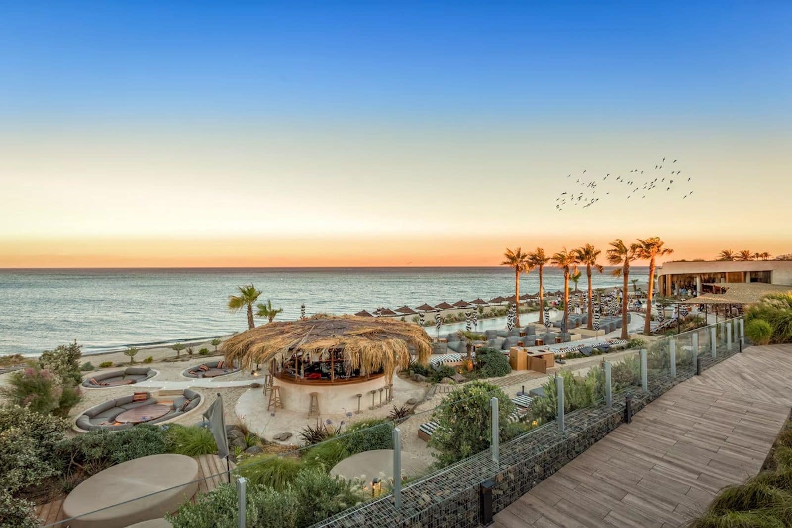 4 bedroom Apartment for sale in Estepona with pool garage - € 2,090,000 (Ref: 9828991)
