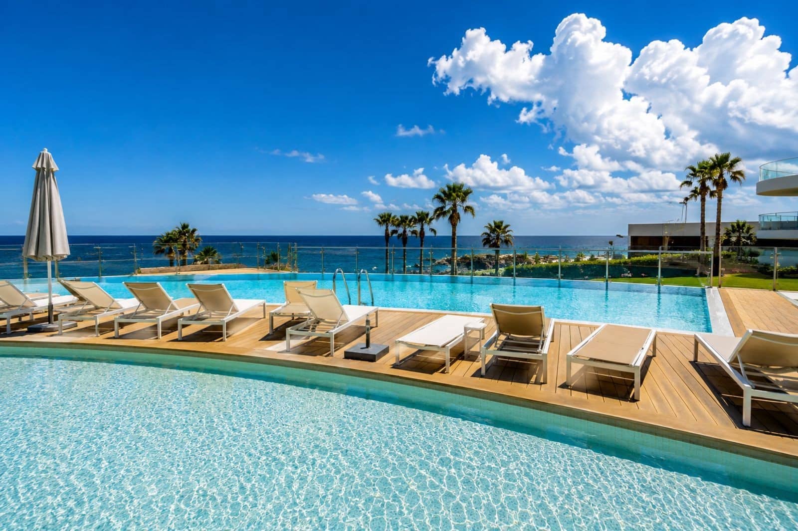 4 bedroom Apartment for sale in Estepona with pool garage - € 2,090,000 (Ref: 9828991)