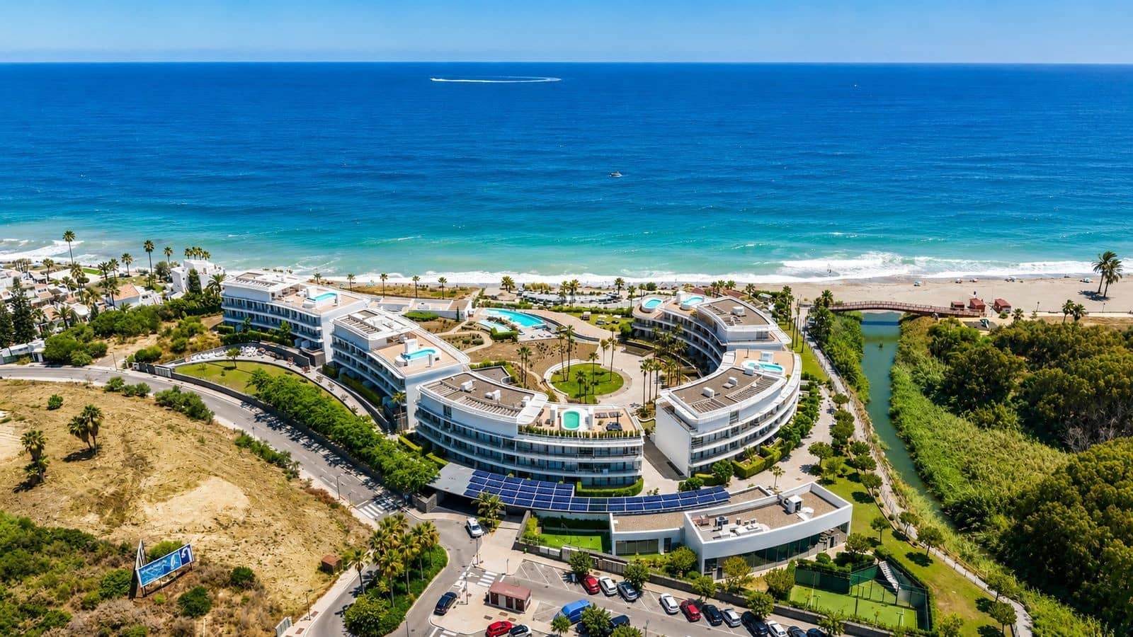 4 bedroom Apartment for sale in Estepona with pool garage - € 2,090,000 (Ref: 9828991)