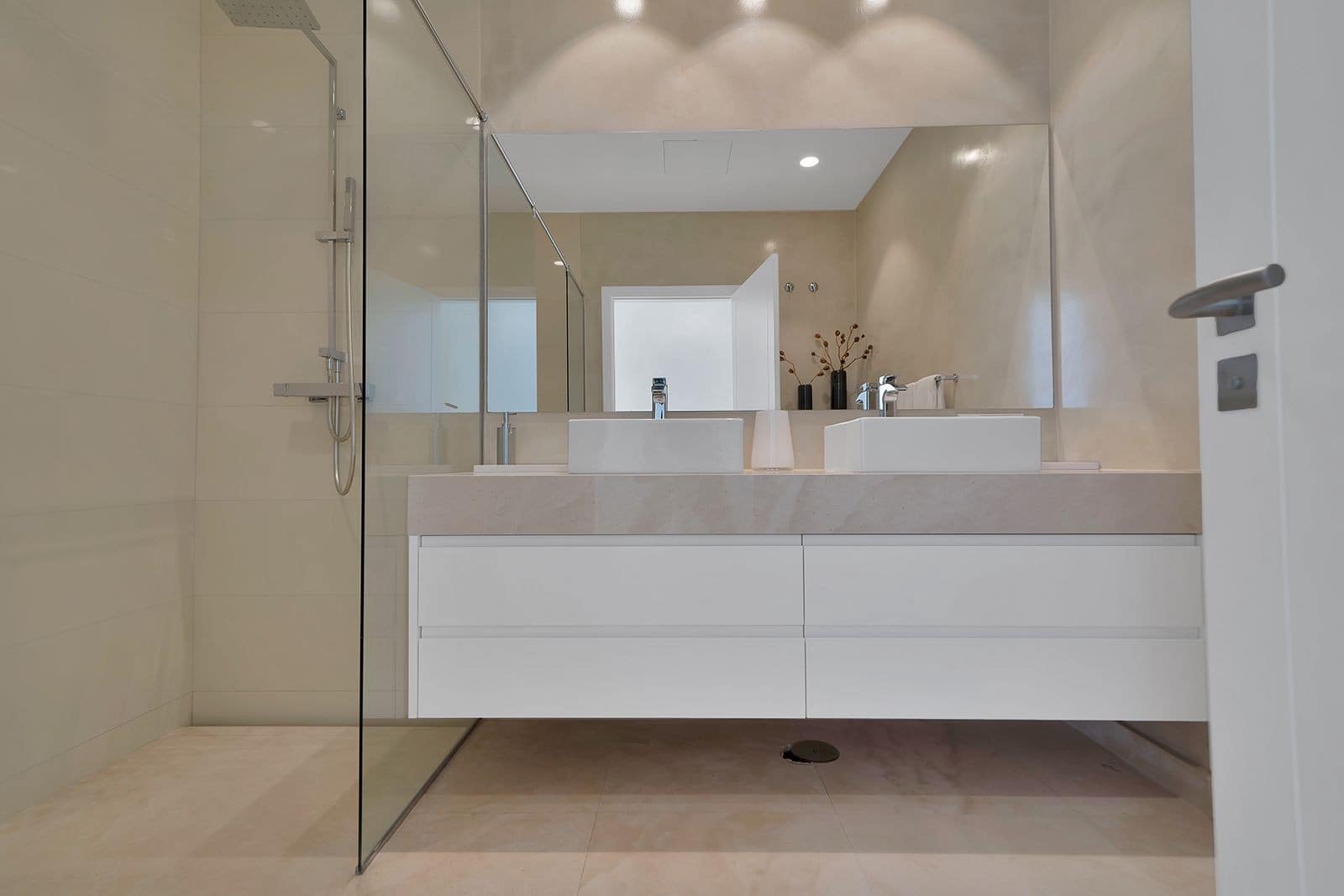 5 bedroom Villa for sale in Benahavis with pool garage - € 3,195,000 (Ref: 9828992)