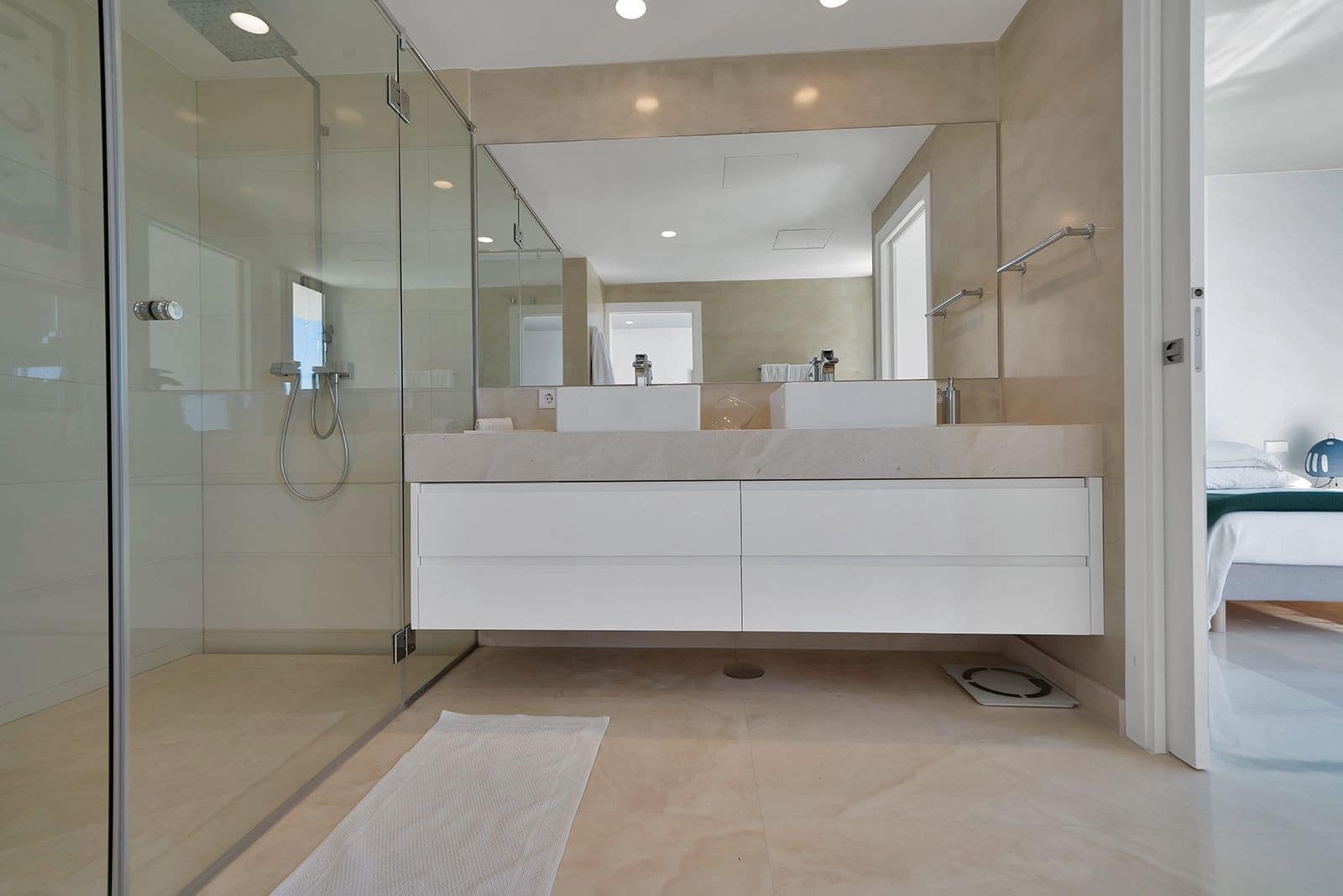 5 bedroom Villa for sale in Benahavis with pool garage - € 3,195,000 (Ref: 9828992)