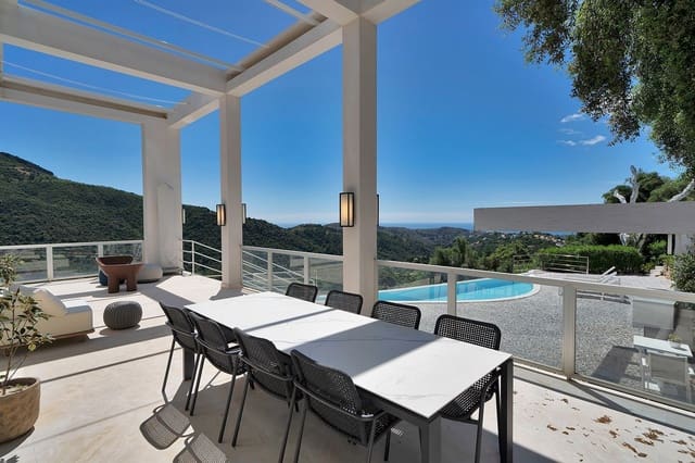 5 bedroom Villa for sale in Benahavís with pool garage - € 3,195,000 (Ref: 9828992)