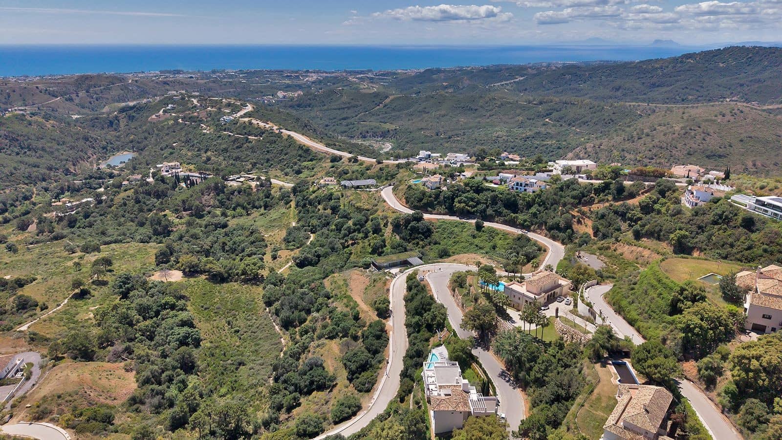 5 bedroom Villa for sale in Benahavis with pool garage - € 3,195,000 (Ref: 9828992)