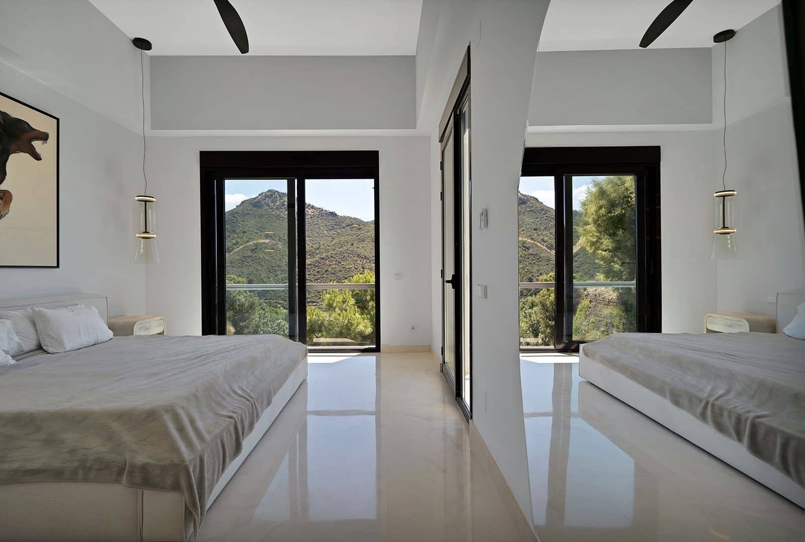 5 bedroom Villa for sale in Benahavis with pool garage - € 3,195,000 (Ref: 9828992)