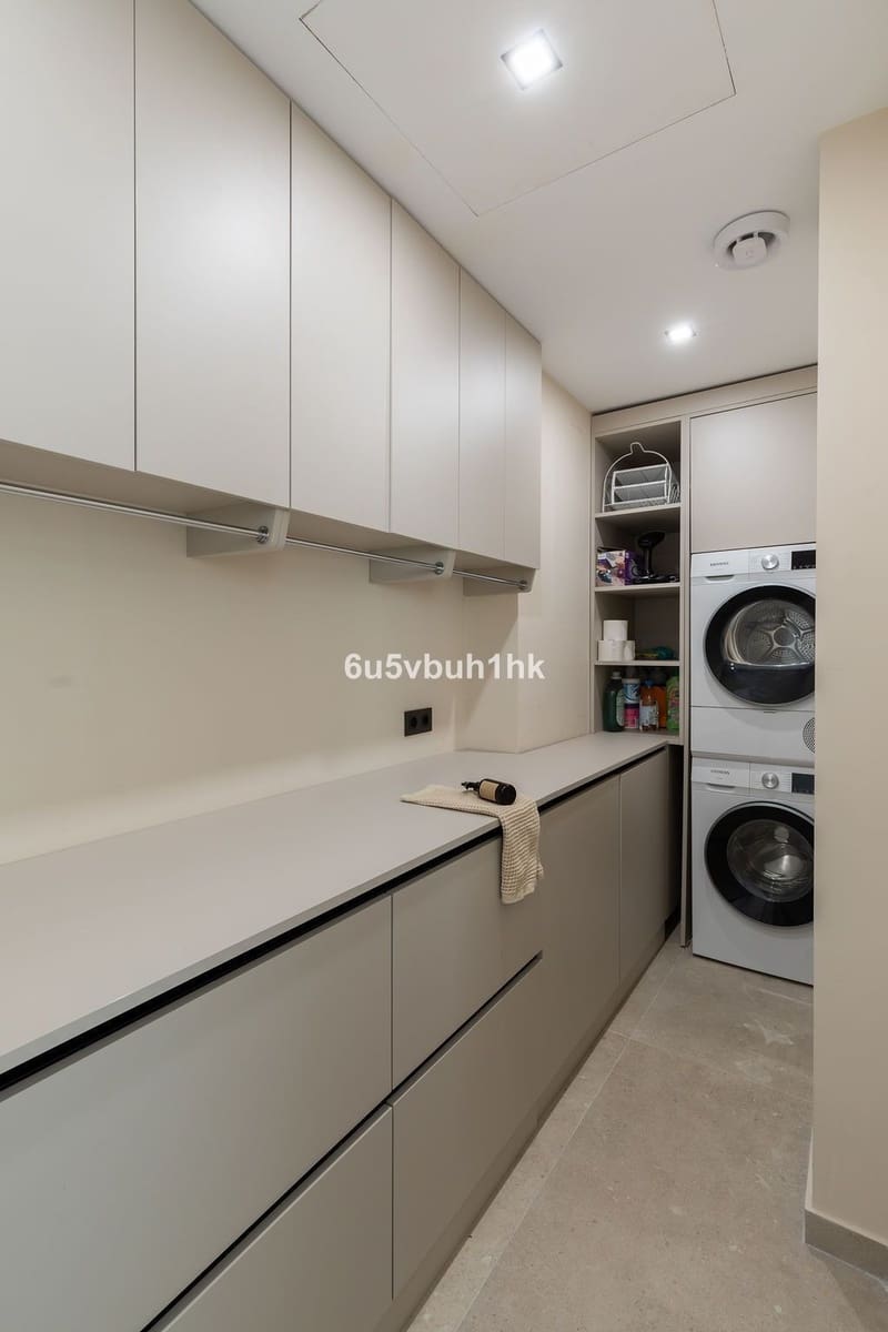 6 makuuhuone Huvila myytävänä paikassa El Paraiso mukana uima-altaan 
autotalli - 2 750 000 € (Ref: 9828993)
