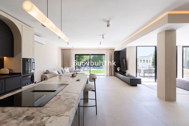 6 makuuhuone Huvila myytävänä paikassa El Paraiso, Estepona mukana uima-altaan 
autotalli - 2 750 000 € (Ref: 9828993)
