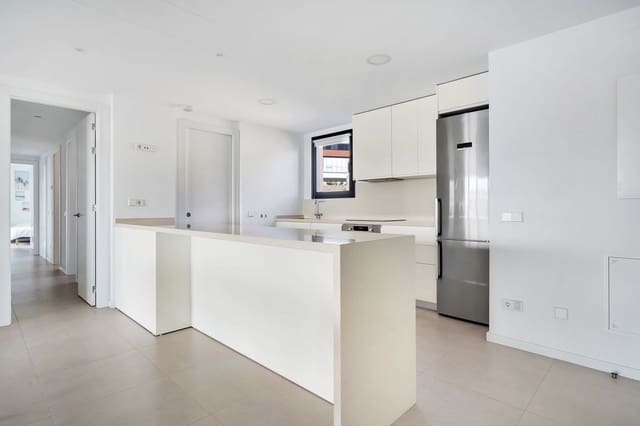 4 bedroom Apartment for sale in Fuengirola with pool garage - € 719,000 (Ref: 9831222)