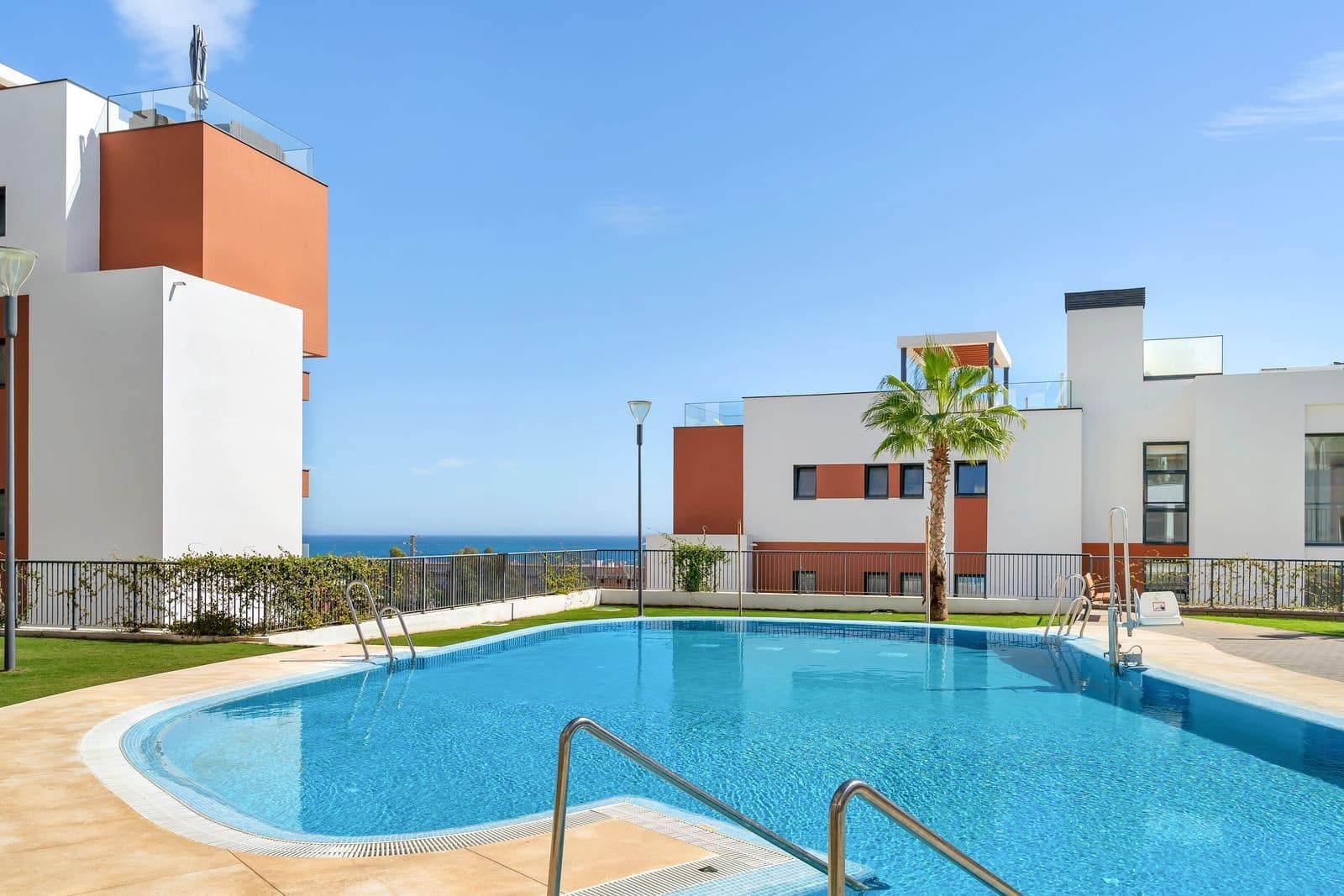 4 soveværelse Lejlighed til salg i Fuengirola med swimmingpool garage - € 719.000 (Ref: 9831222)