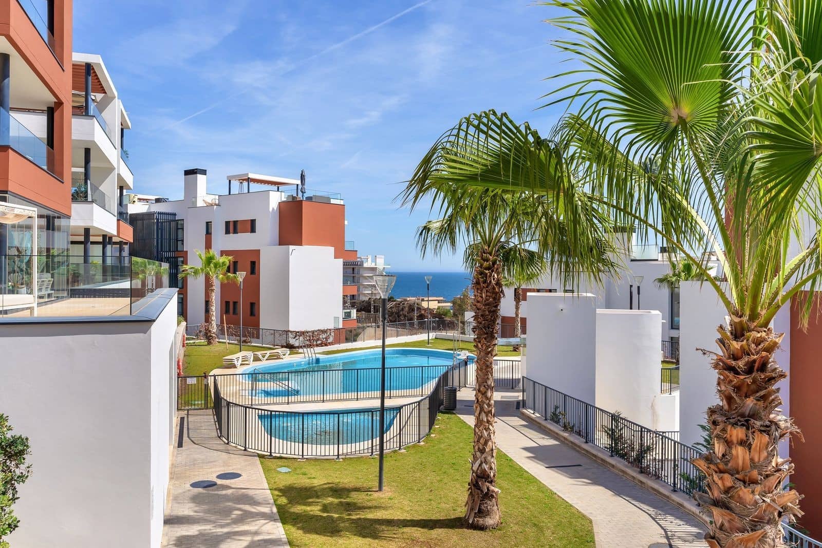 4 soveværelse Lejlighed til salg i Fuengirola med swimmingpool garage - € 719.000 (Ref: 9831222)