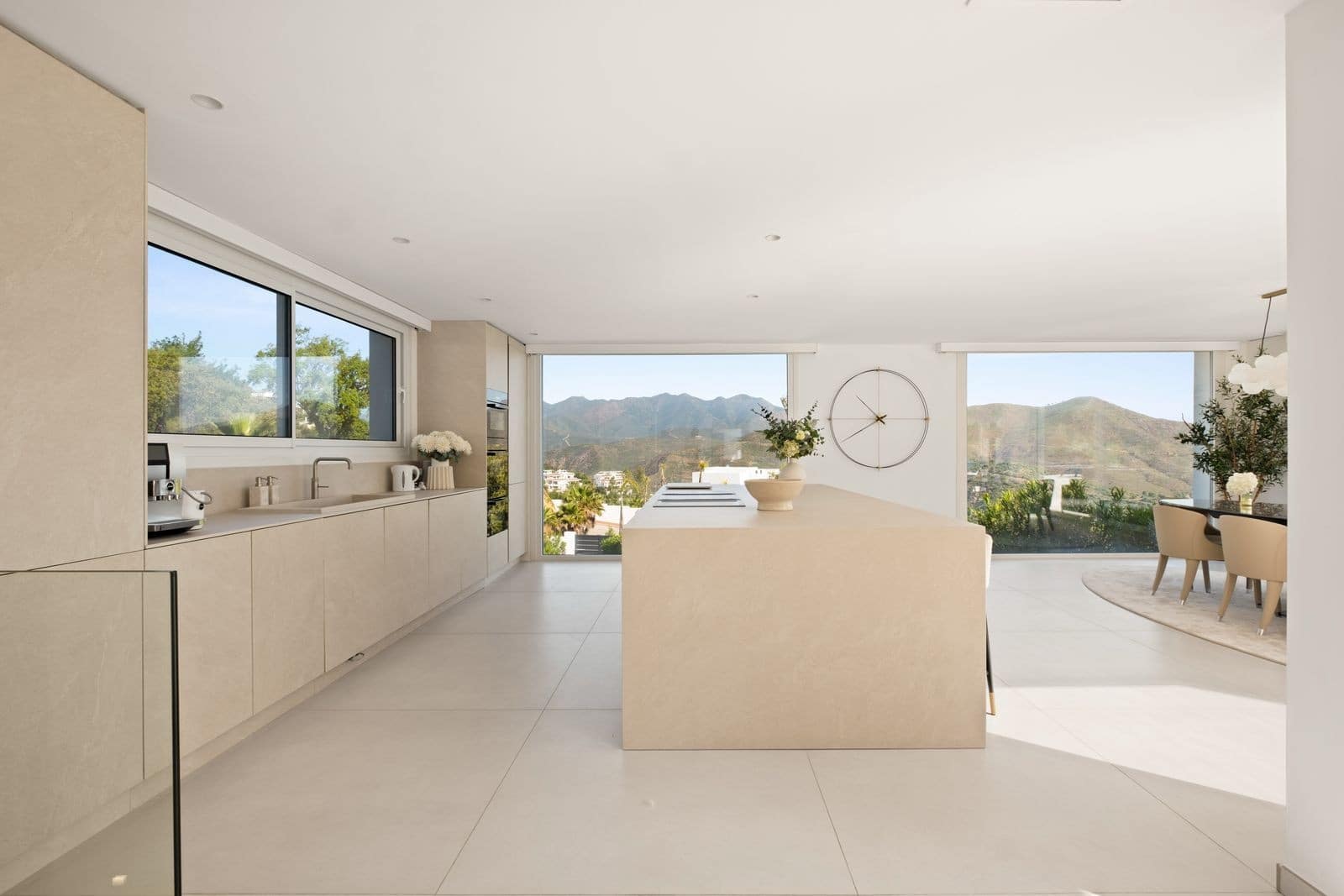 4 sovrum Villa till salu i Marbella med pool garage - 3 650 000 € (Ref: 9831223)