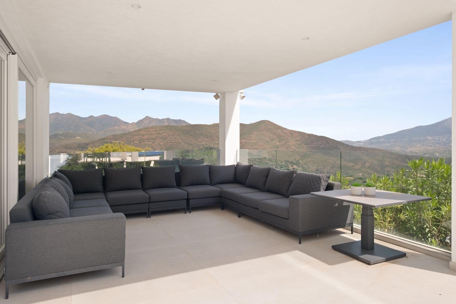 4 sovrum Villa till salu i Marbella med pool garage - 3 650 000 € (Ref: 9831223)