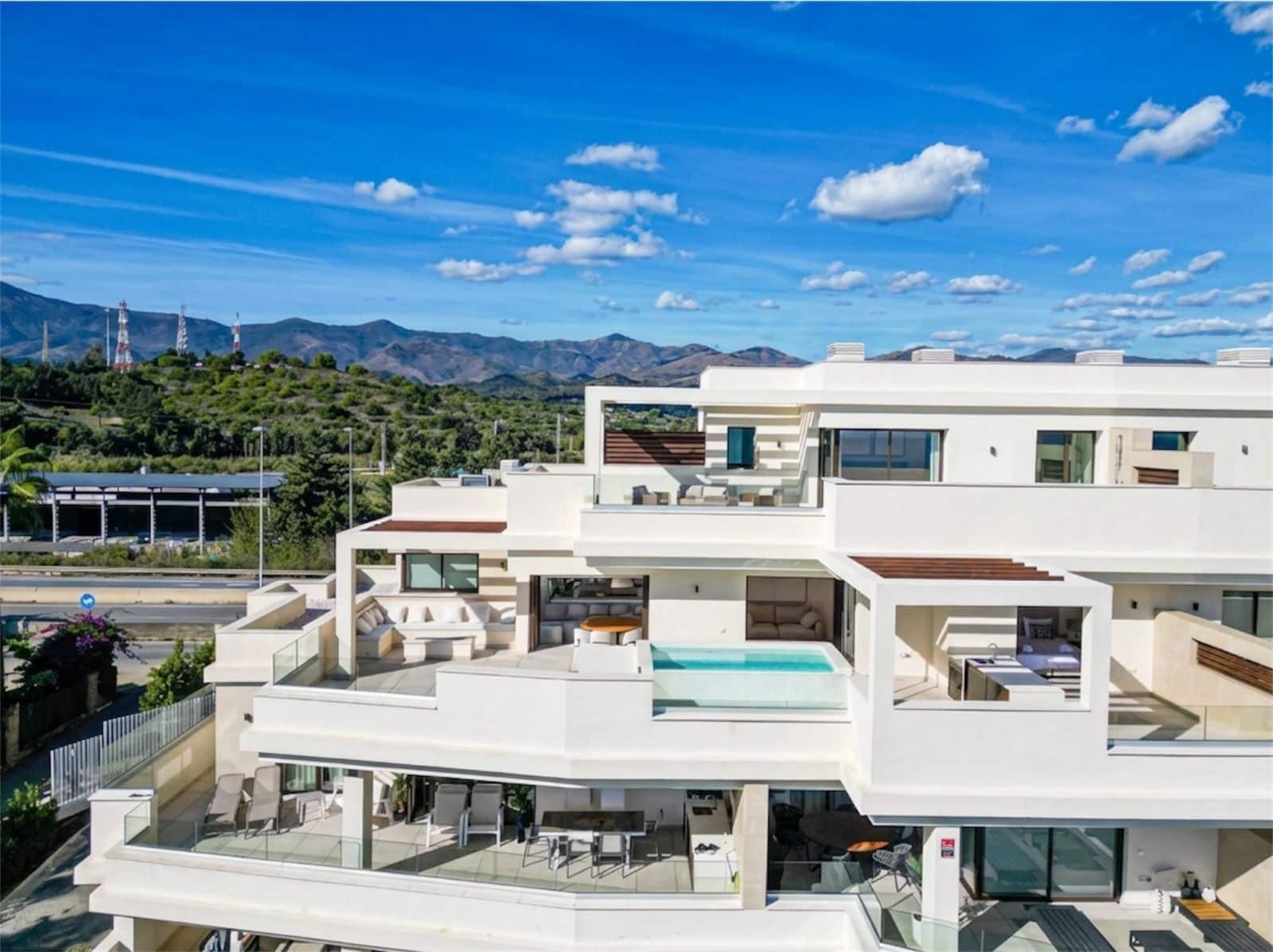 3 bedroom Penthouse for sale in Estepona with pool garage - € 3,800,000 (Ref: 9831224)