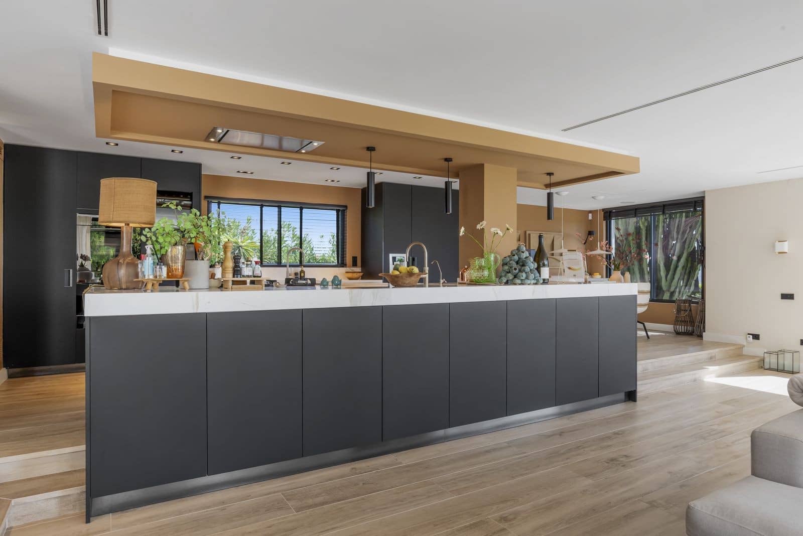 4 bedroom Villa for sale in Marbella with pool garage - € 3,695,000 (Ref: 9851512)