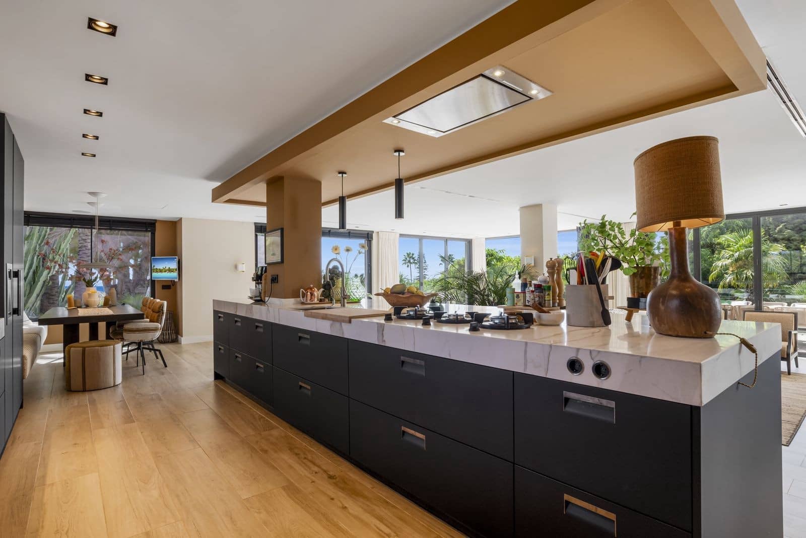 4 bedroom Villa for sale in Marbella with pool garage - € 3,695,000 (Ref: 9851512)