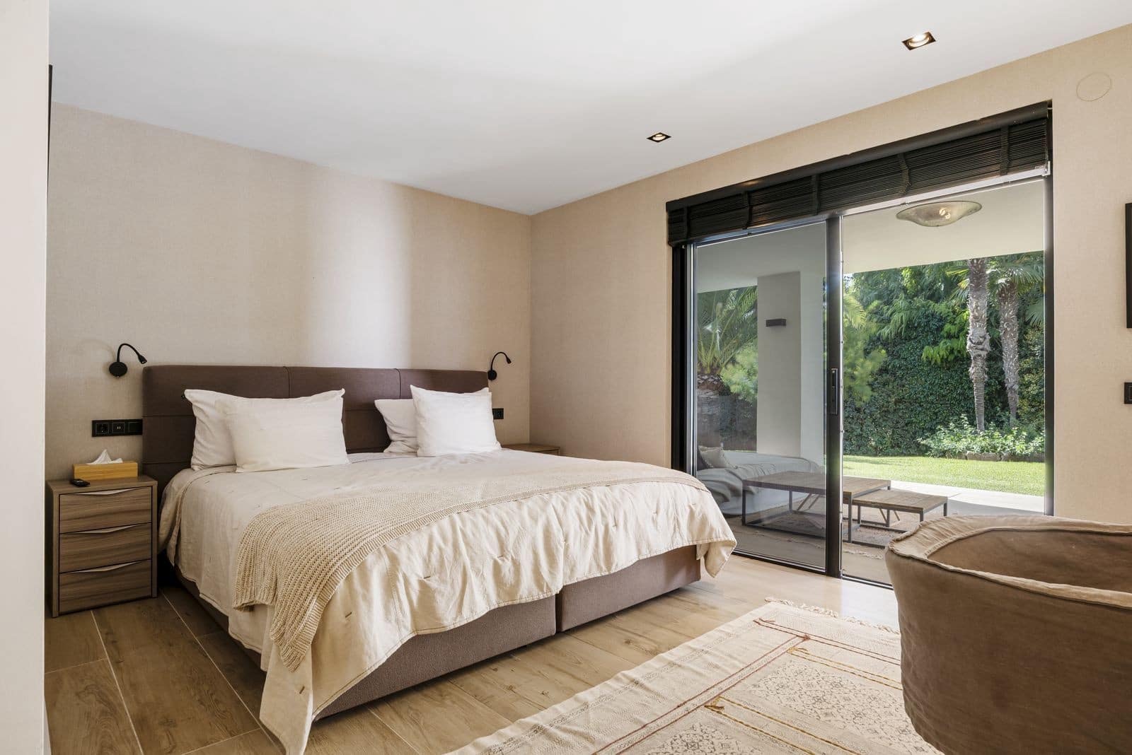 4 bedroom Villa for sale in Marbella with pool garage - € 3,695,000 (Ref: 9851512)