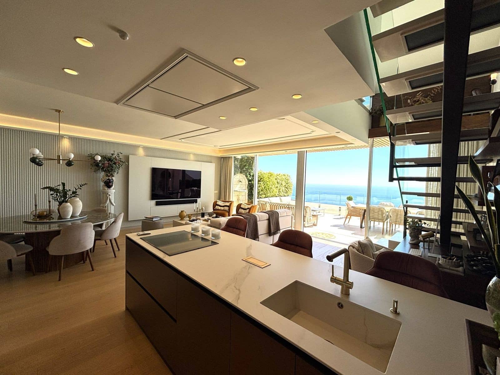 3 bedroom Apartment for sale in Benalmadena with pool garage - € 1,395,000 (Ref: 9851514)