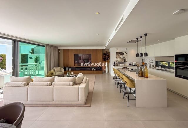 5 sypialnia Willa na sprzedaż w Marbella z basenem garażem - 2 795 000 € (Ref: 9855334)