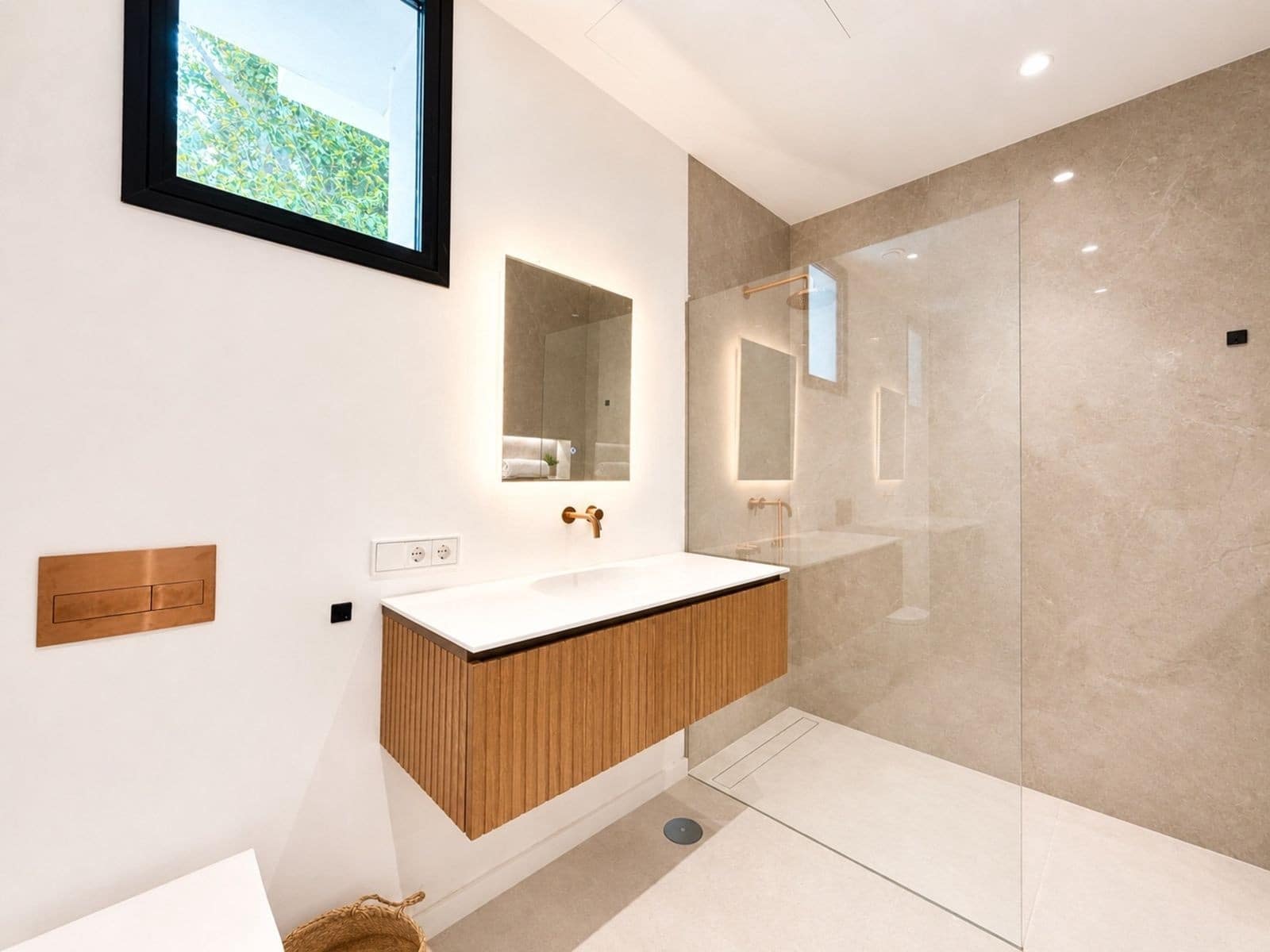 5 quarto Moradia para venda em El Madronal com piscina garagem - 3 995 000 € (Ref: 9855335)