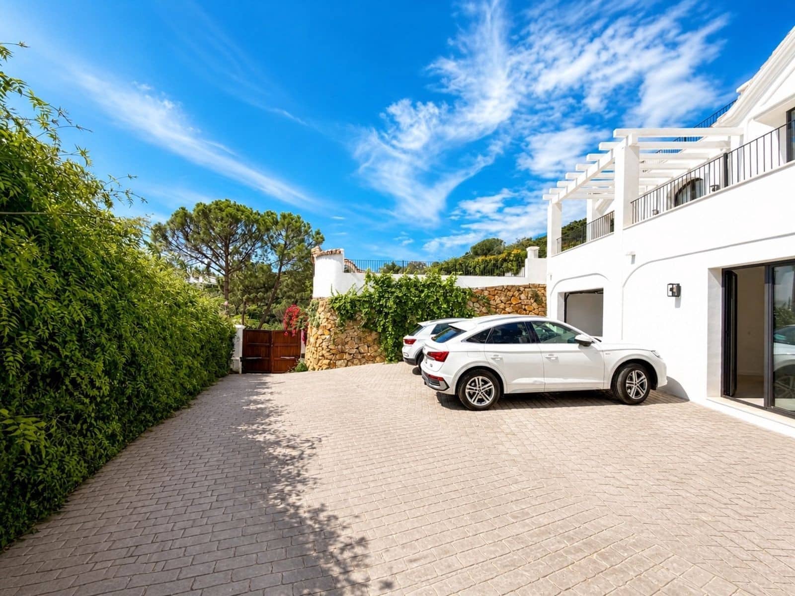 5 quarto Moradia para venda em El Madronal com piscina garagem - 3 995 000 € (Ref: 9855335)