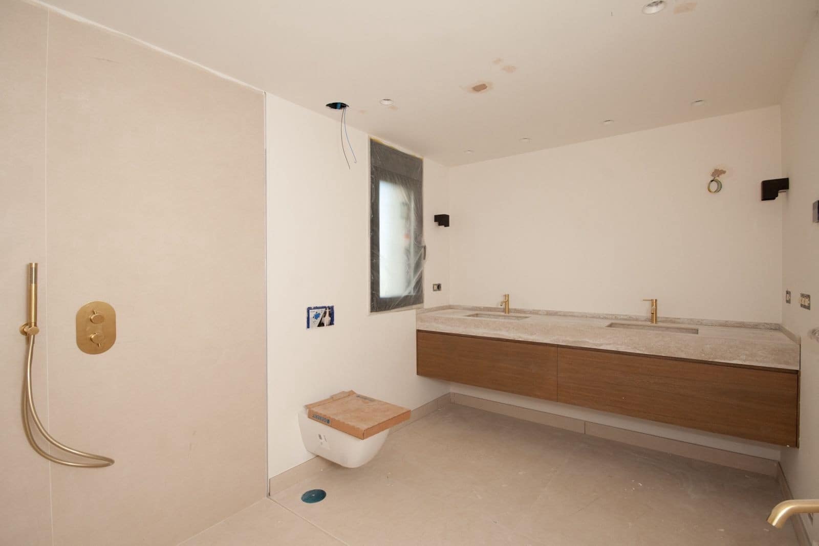 4 sypialnia Willa na sprzedaż w Marbella z basenem garażem - 3 295 000 € (Ref: 9855336)