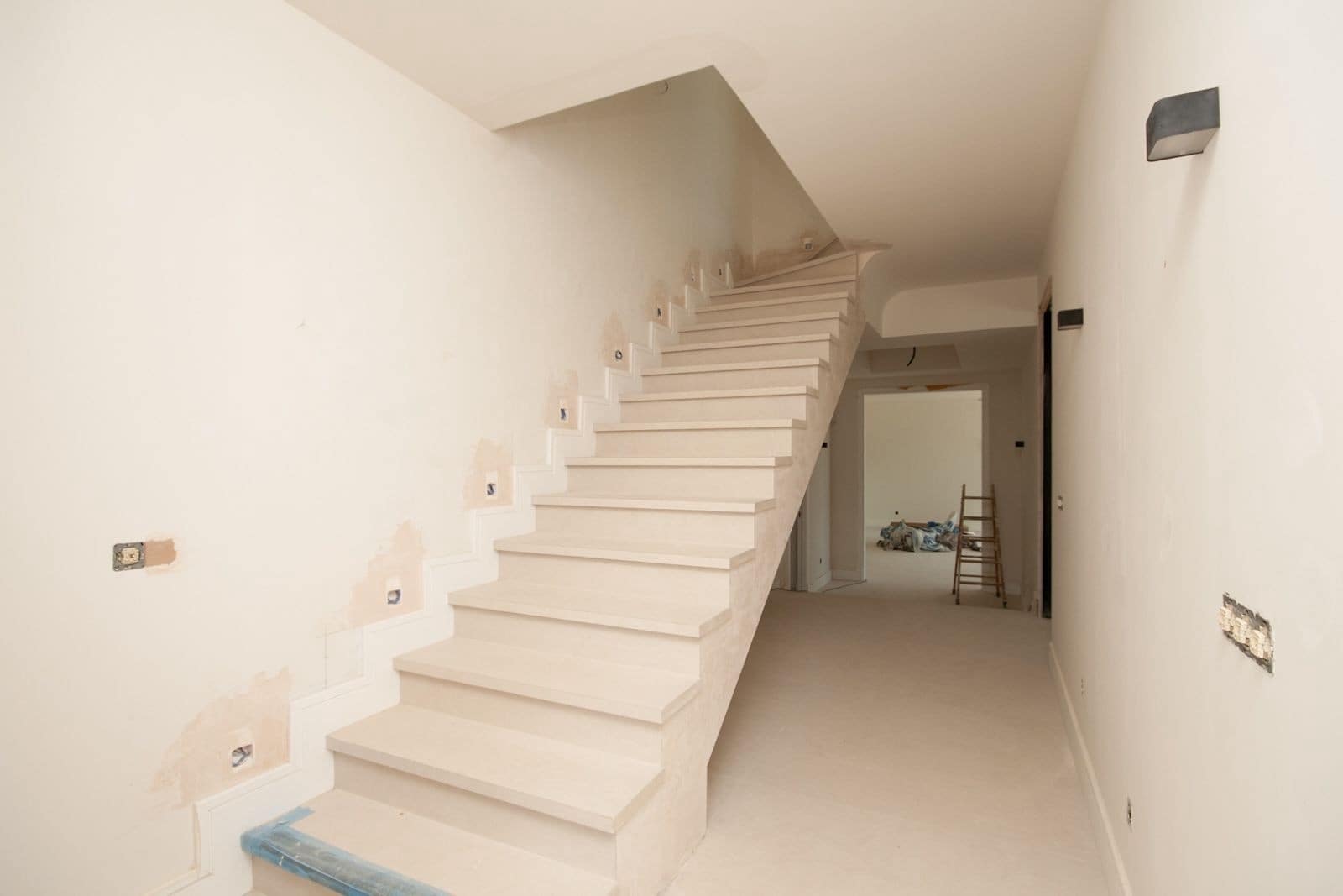 4 sypialnia Willa na sprzedaż w Marbella z basenem garażem - 3 295 000 € (Ref: 9855336)