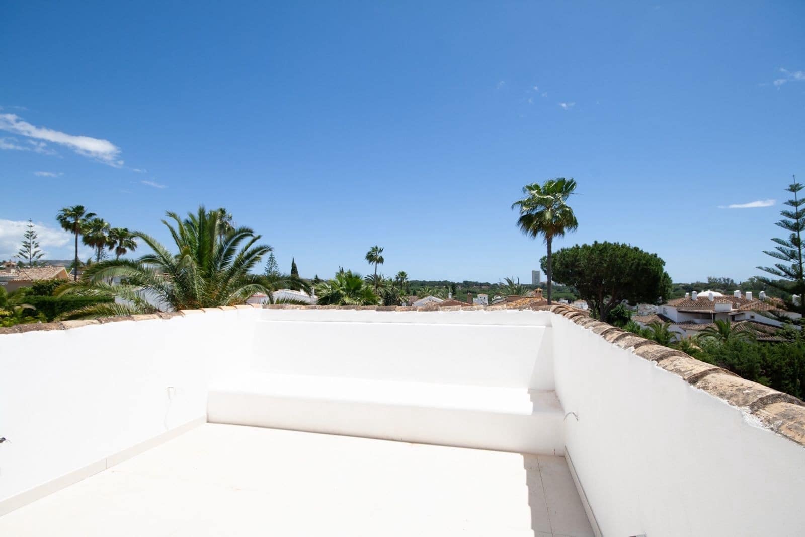 4 sypialnia Willa na sprzedaż w Marbella z basenem garażem - 3 295 000 € (Ref: 9855336)