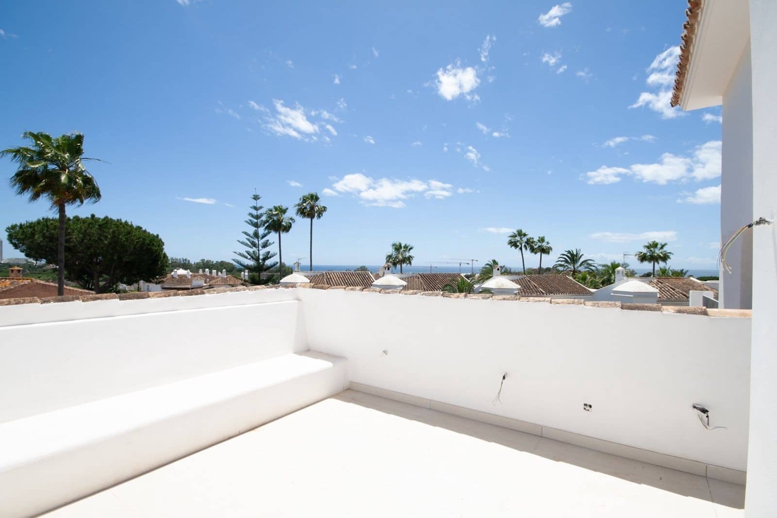 4 sypialnia Willa na sprzedaż w Marbella z basenem garażem - 3 295 000 € (Ref: 9855336)