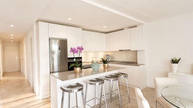 4 soverom Hus til salgs i La Cala de Mijas, Mijas med svømmebasseng garasje - € 999 000 (Ref: 9855340)
