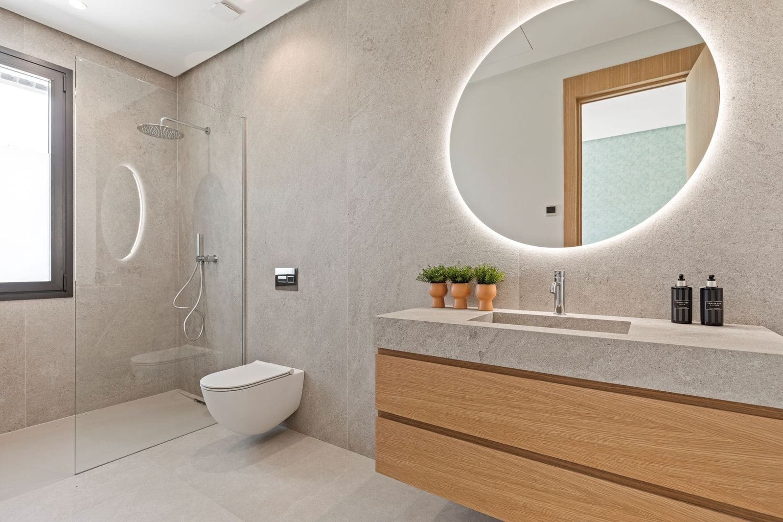 6 bedroom Villa for sale in Benahavis with pool garage - € 2,950,000 (Ref: 9855341)