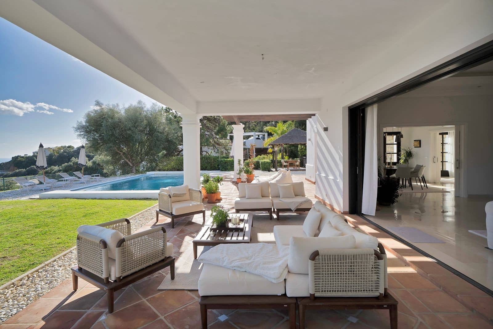 5 sovrum Villa till salu i Benahavis med pool garage - 2 750 000 € (Ref: 9855342)