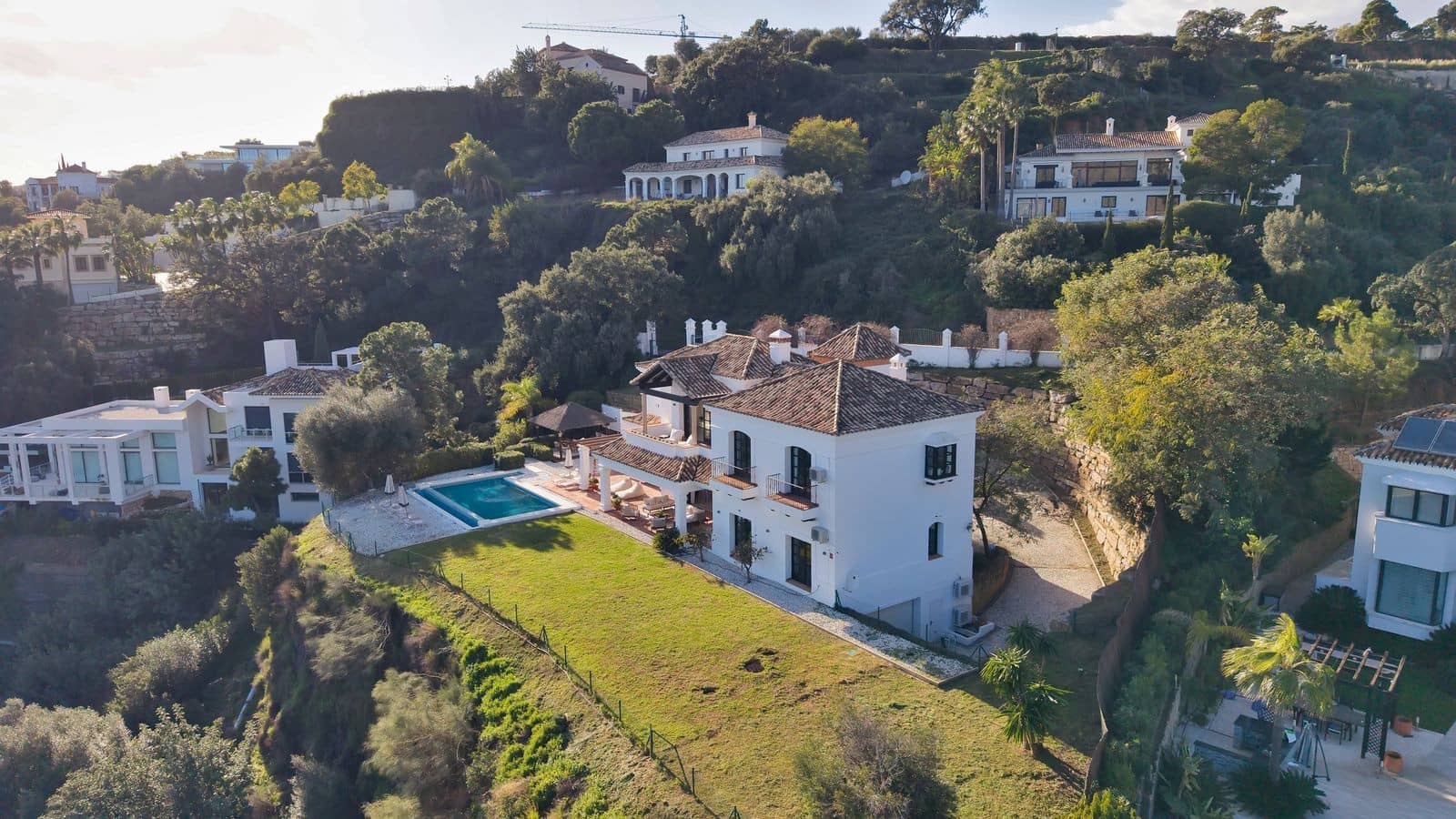 5 sovrum Villa till salu i Benahavis med pool garage - 2 750 000 € (Ref: 9855342)