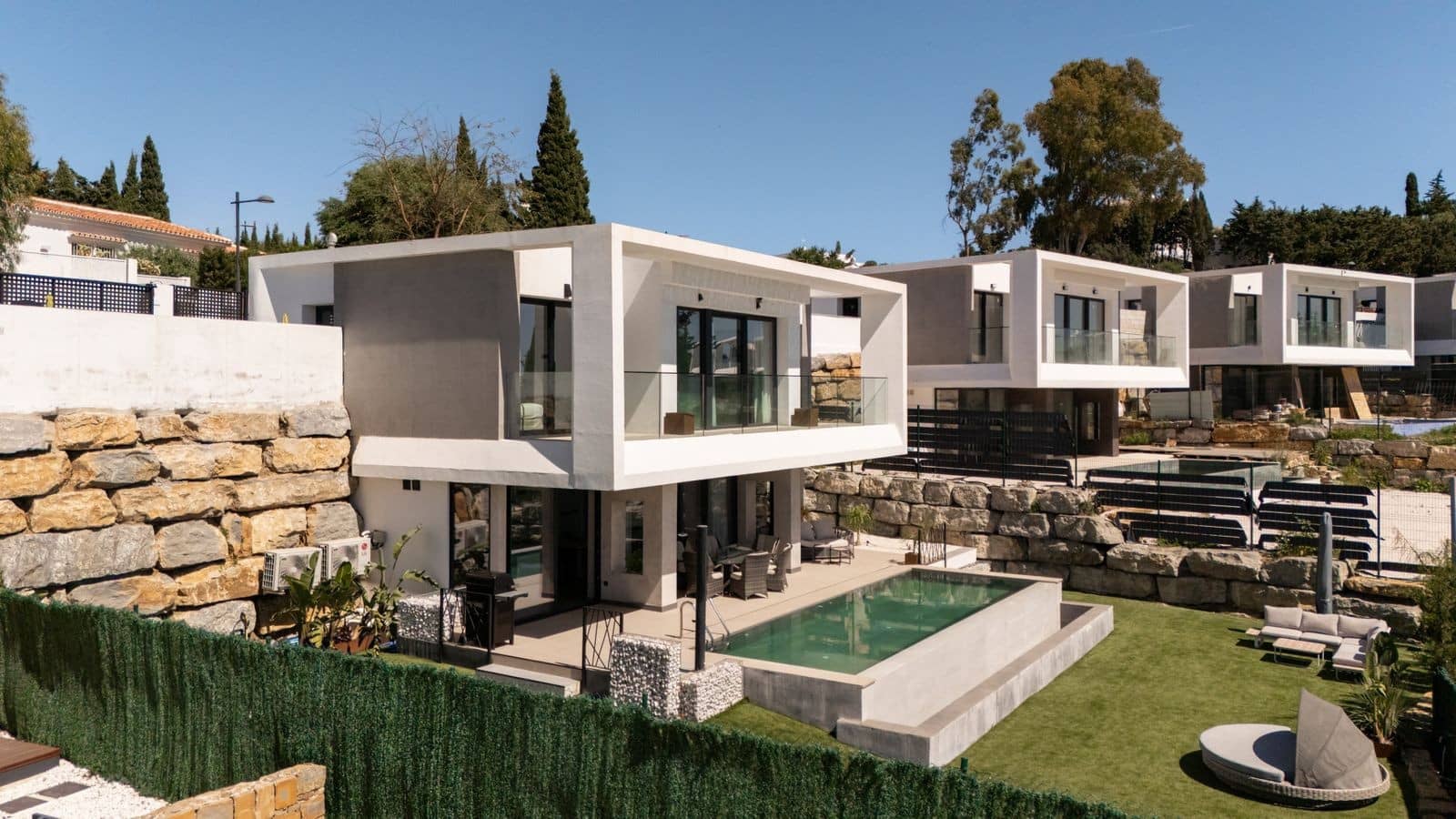 4 soverom Villa til salgs i Estepona med svømmebasseng garasje - € 1 295 000 (Ref: 9859871)
