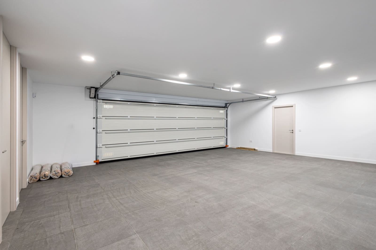 4 slaapkamer Villa te koop in Nueva Andalucia met zwembad garage - € 4.200.000 (Ref: 9859874)