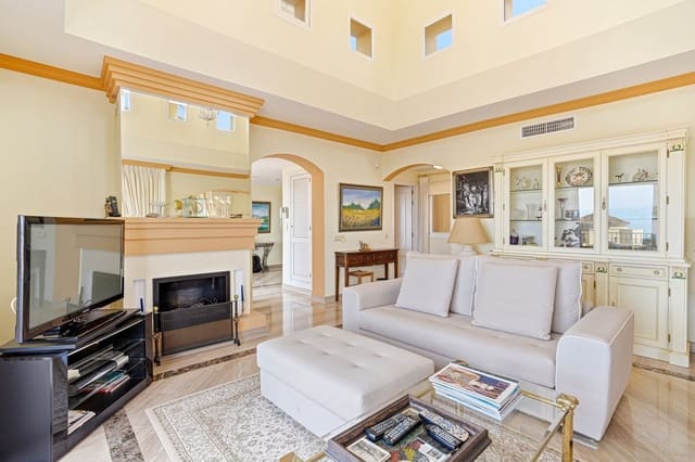 4 Zimmer Penthouse zu verkaufen in Marbella mit Pool Garage - 1.495.000 € (Ref: 9859877)