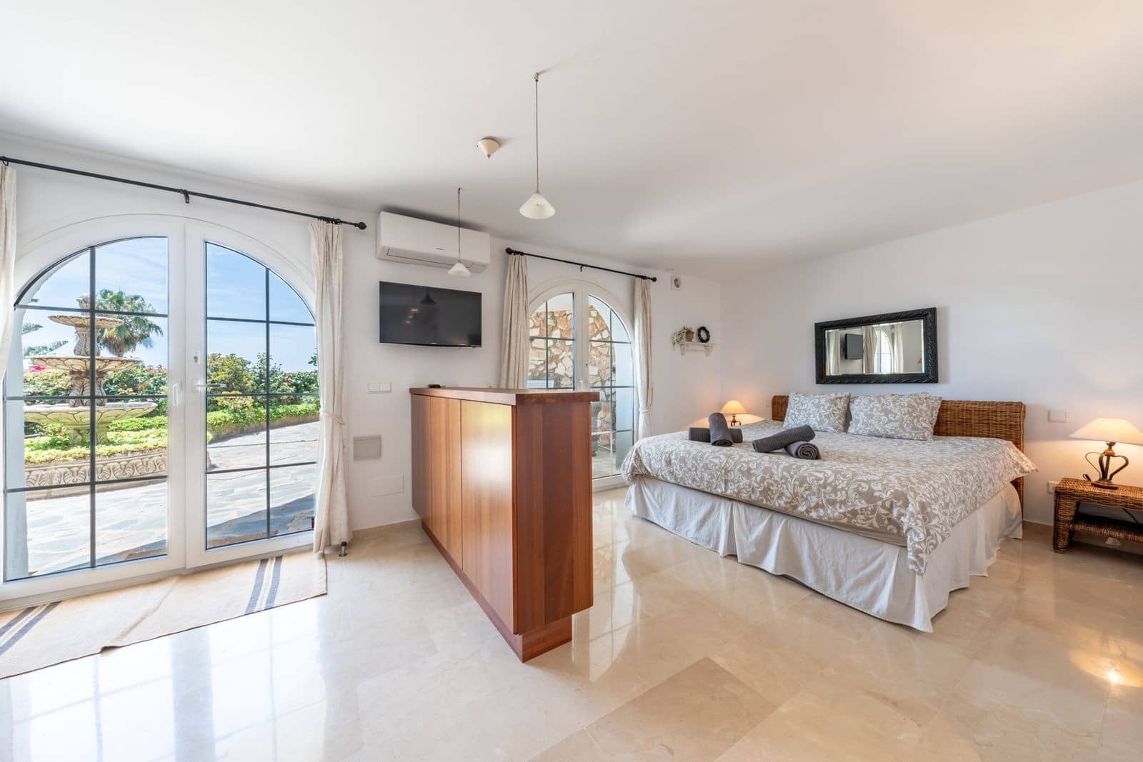 4 soverom Villa til salgs i Benalmadena med svømmebasseng garasje - € 2 695 000 (Ref: 9859878)