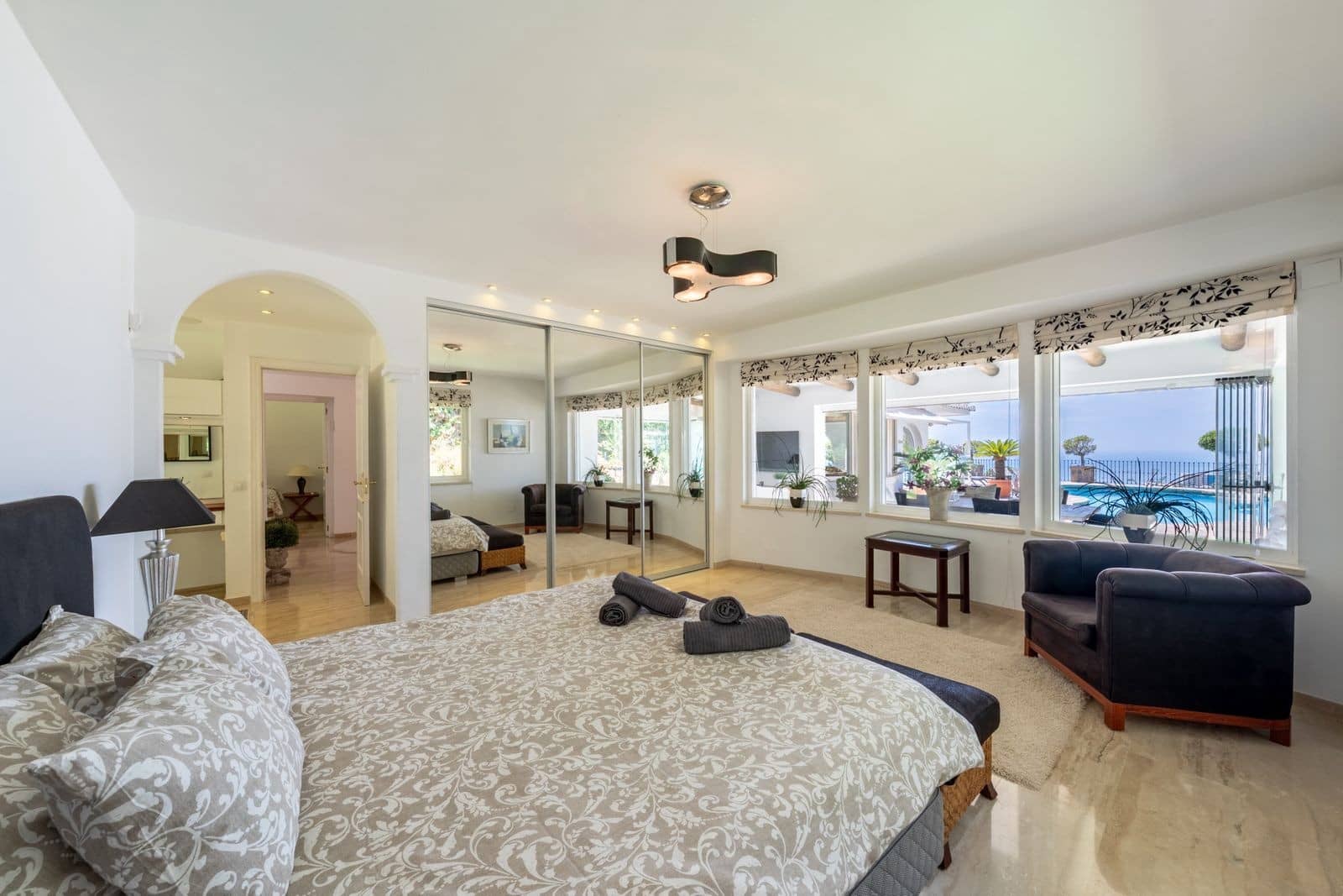 4 bedroom Villa for sale in Benalmadena with pool garage - € 2,695,000 (Ref: 9859878)