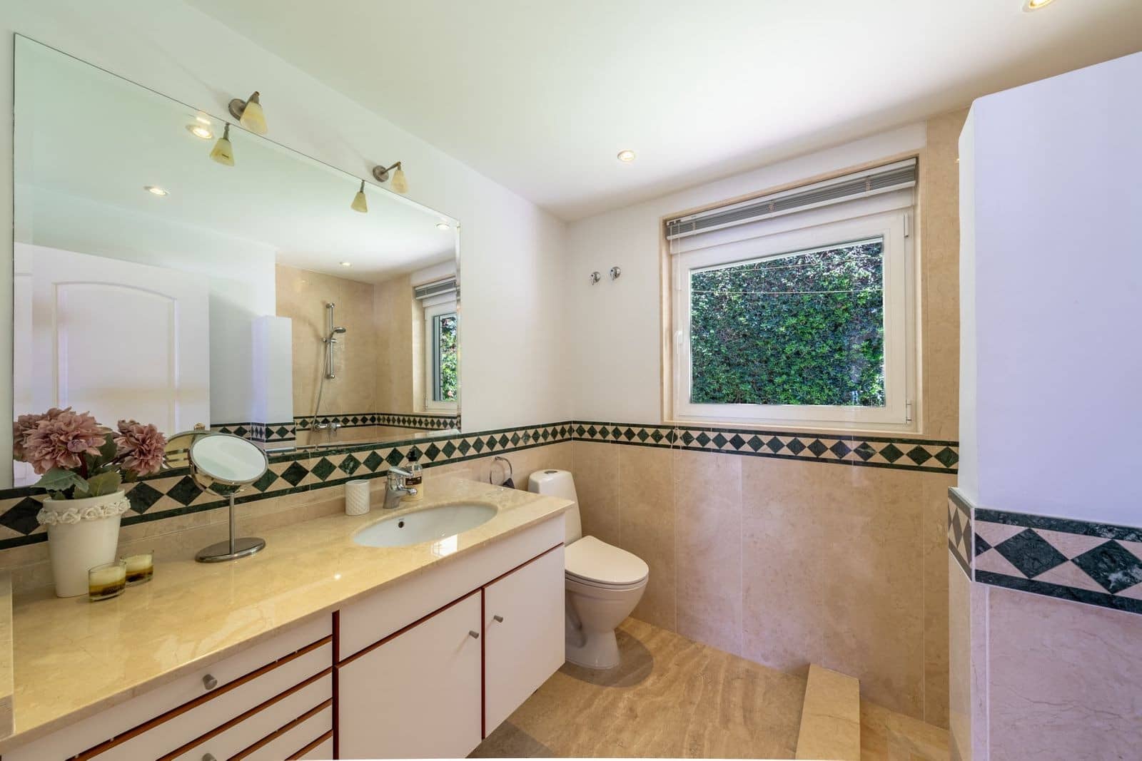 4 bedroom Villa for sale in Benalmadena with pool garage - € 2,695,000 (Ref: 9859878)