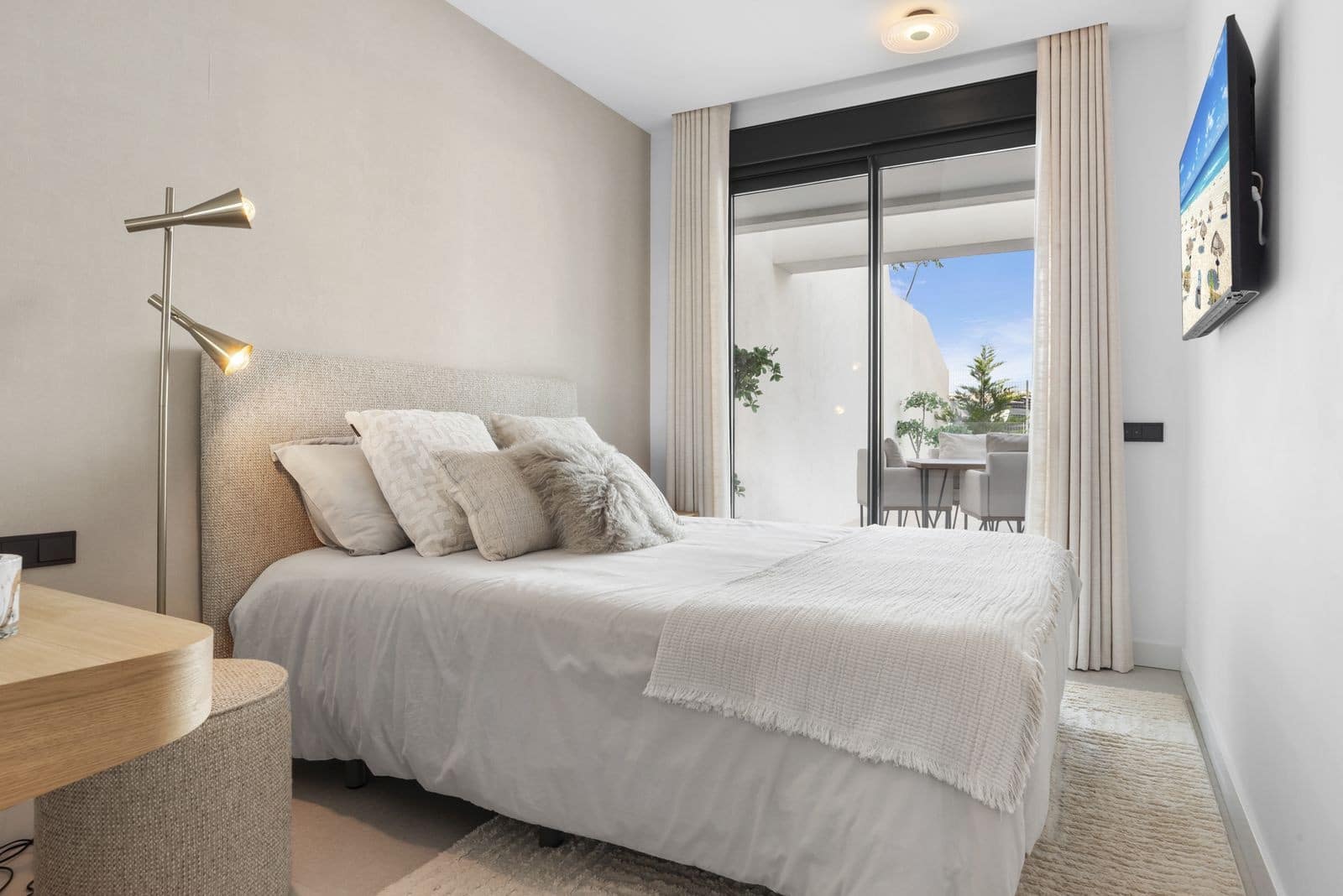 2 bedroom Apartment for sale in Marbella with pool garage - € 640,000 (Ref: 9859879)