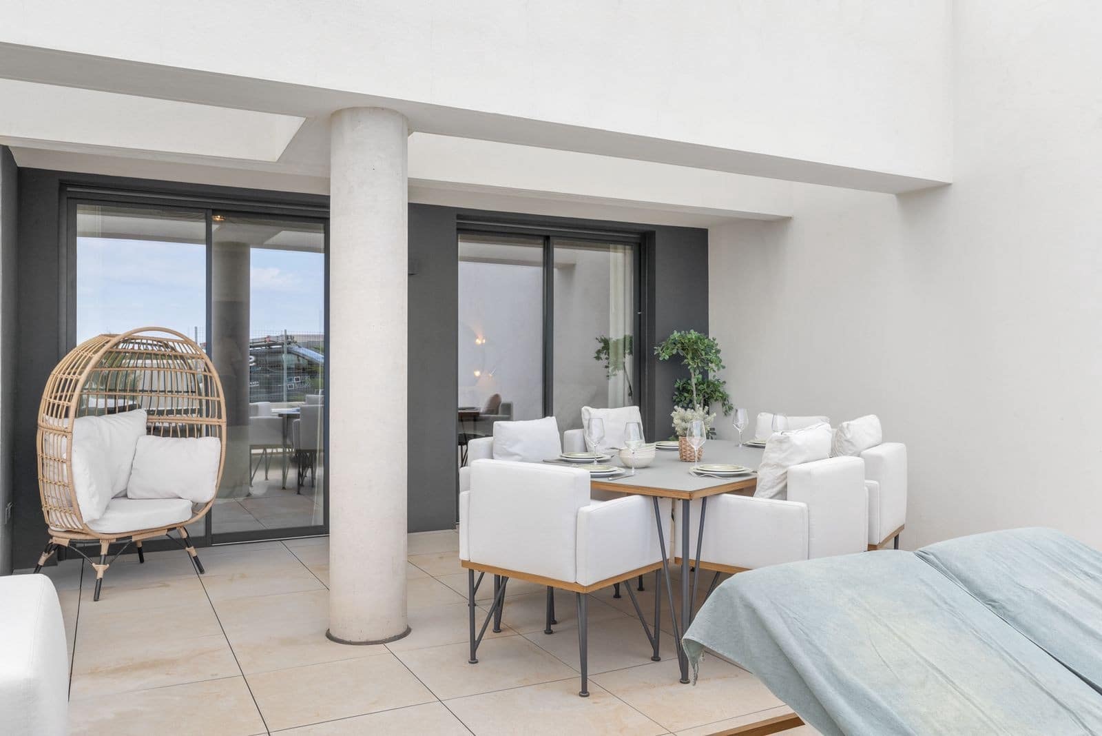 2 bedroom Apartment for sale in Marbella with pool garage - € 640,000 (Ref: 9859879)