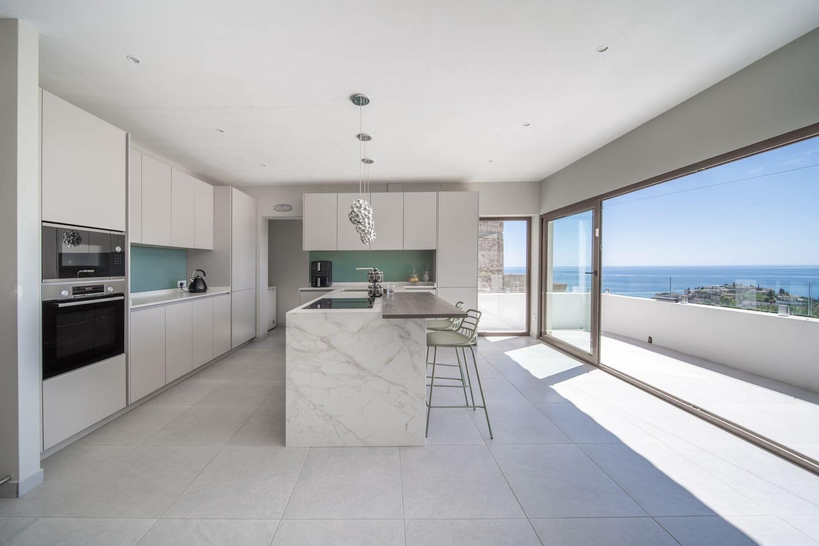 5 bedroom Villa for sale in Benalmadena with pool garage - € 1,300,000 (Ref: 9861764)