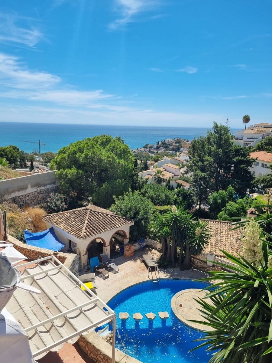 5 bedroom Villa for sale in Benalmadena with pool garage - € 1,300,000 (Ref: 9861764)