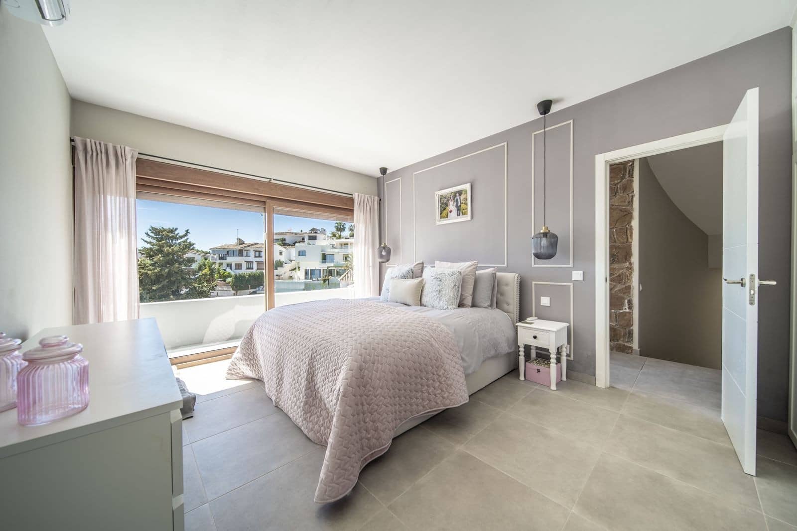 5 bedroom Villa for sale in Benalmadena with pool garage - € 1,300,000 (Ref: 9861764)